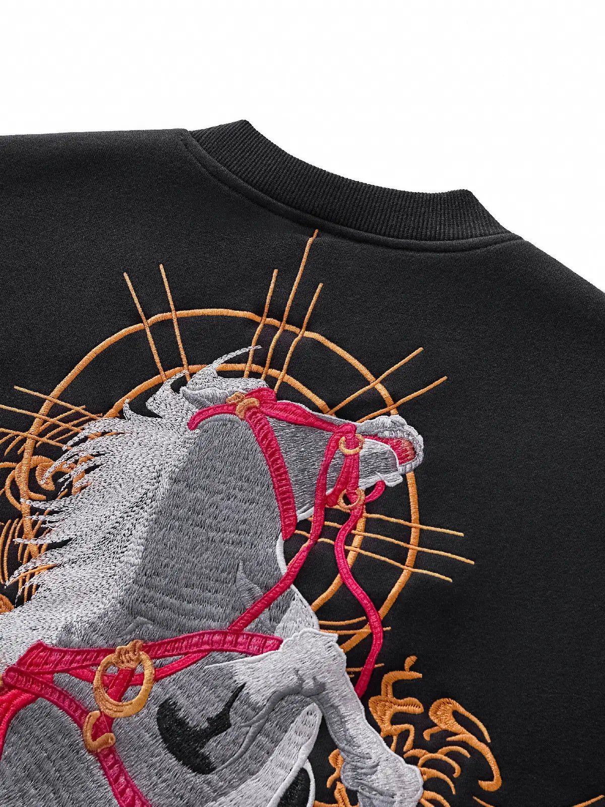 Sweat cheval et fleurs brodés (unisexe)
