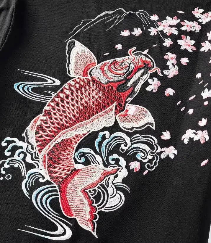 Tee-shirt carpe koi brodée (unisexe)