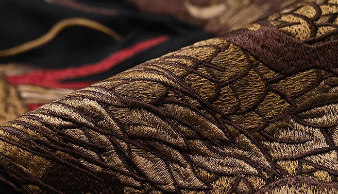 Tee-shirt dragons brodés (unisexe)