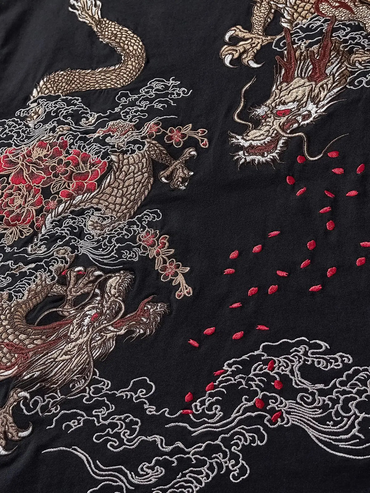 Loose-fitting t-shirt with double embroidered dragons (unisex) 